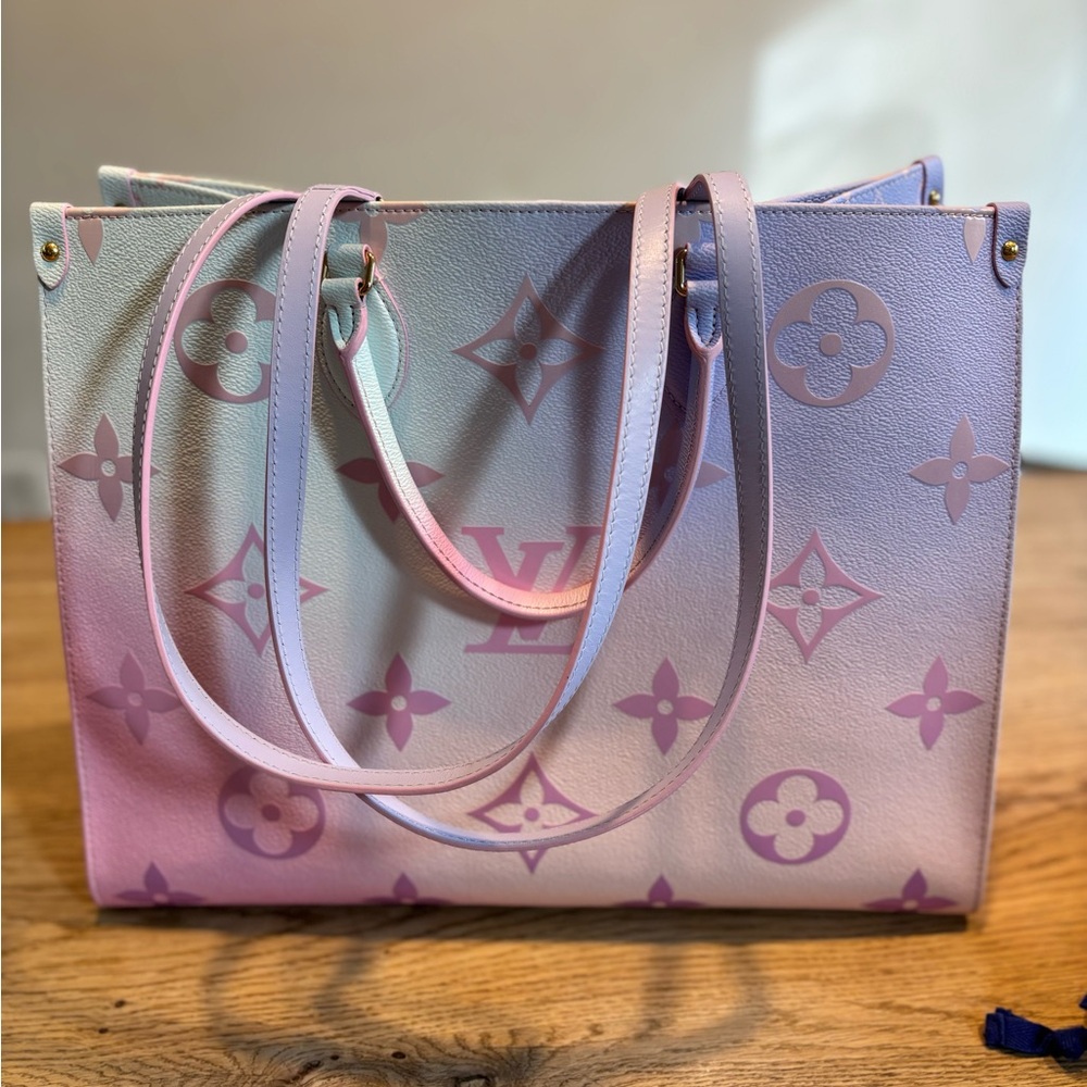 Louis Vuitton OnTheGo GM Sunrise Pastel - Picture 7 of 14